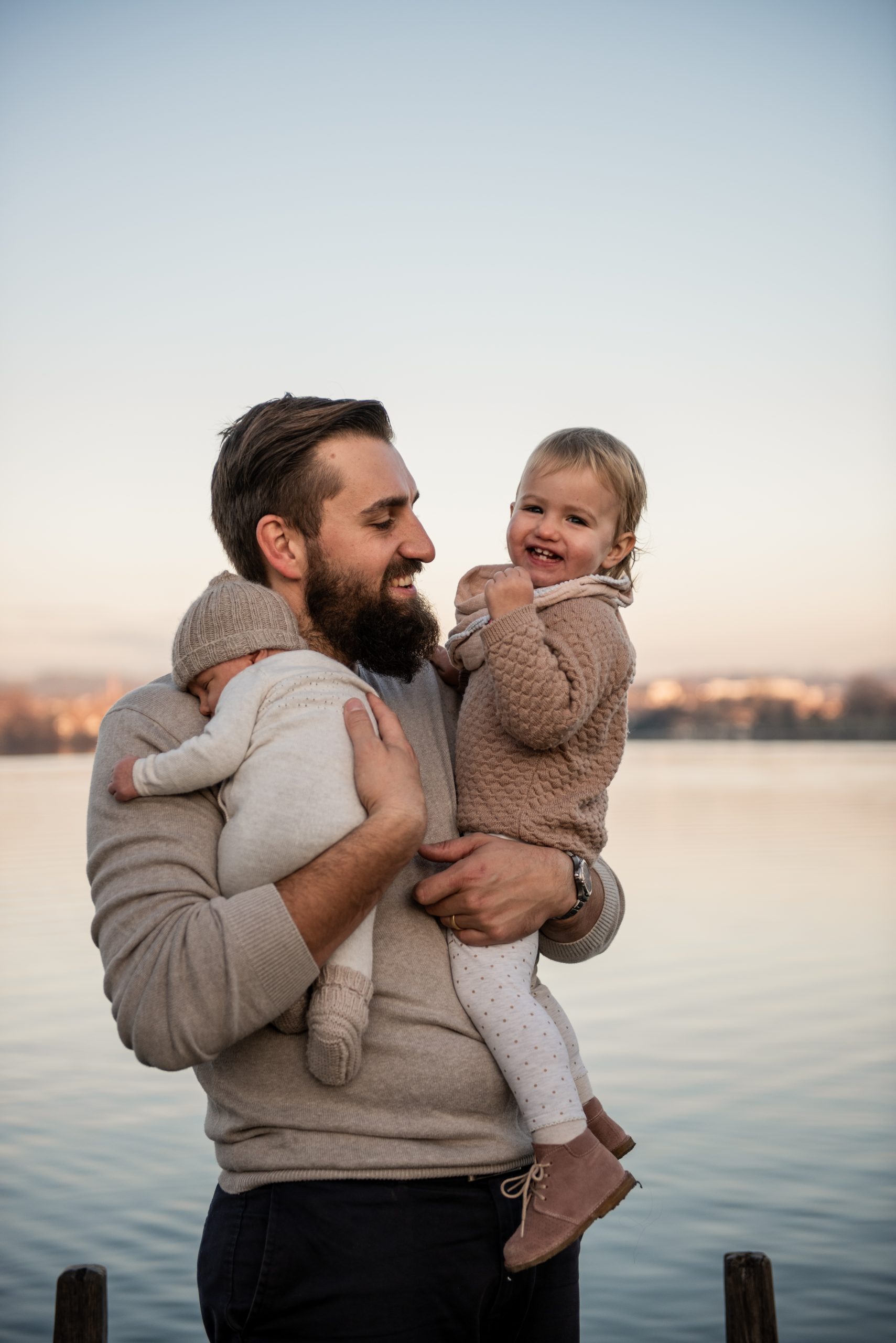 photorebi-vater-mit-kindern